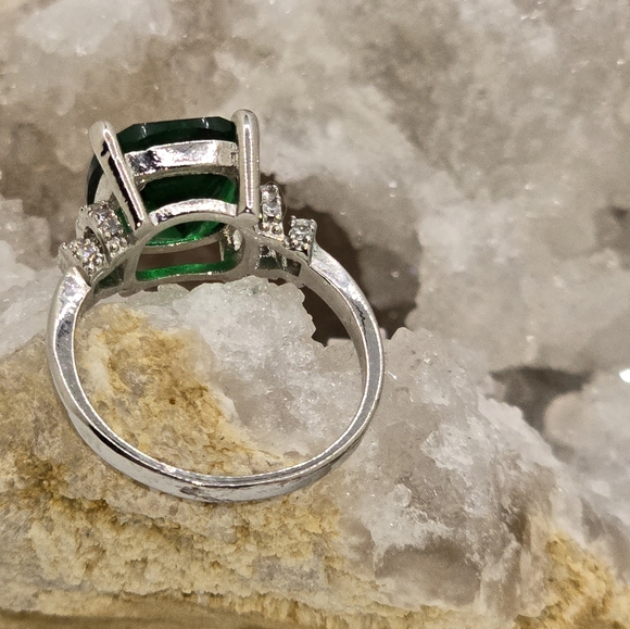 Ring - Picture 3 of 5